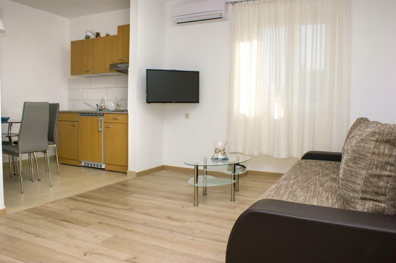 Apartments Martina 班约勒 外观 照片